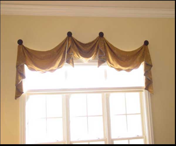 H-window-treats5.jpg (37418 bytes)
